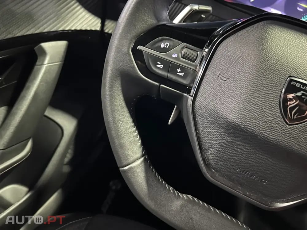 Peugeot 2008 1.2 Hybrid Allure e-DCS6