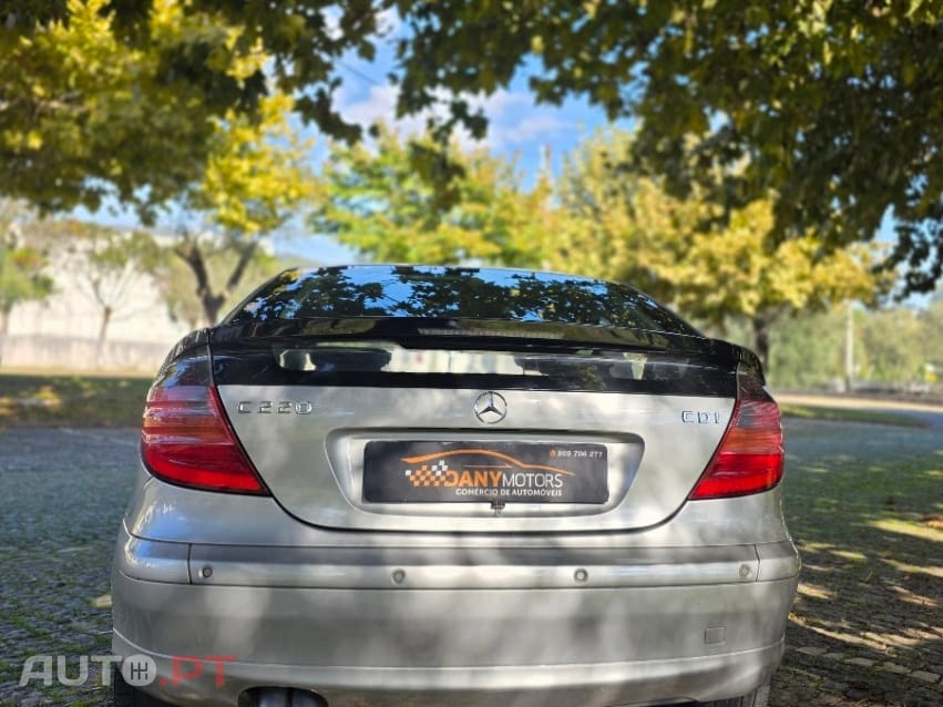 Mercedes-Benz C 220 Outro