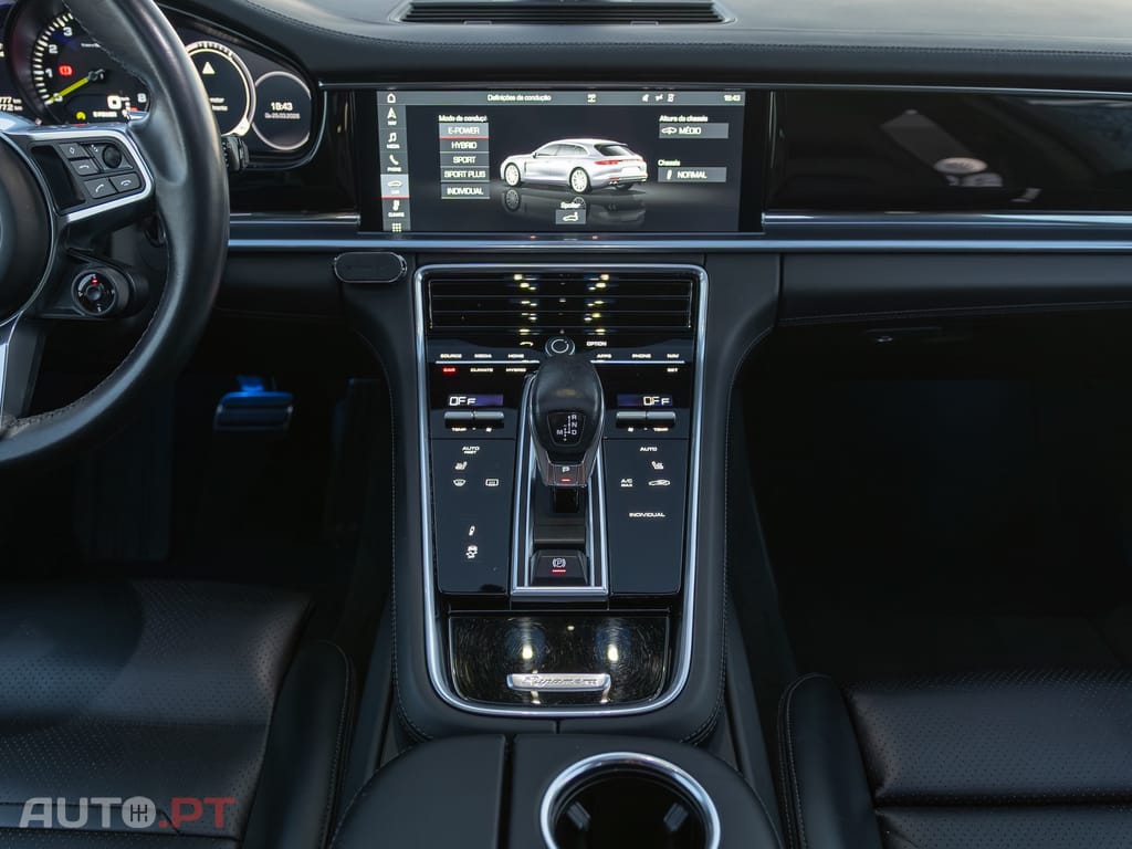 Porsche Panamera 4 E-Hybrid