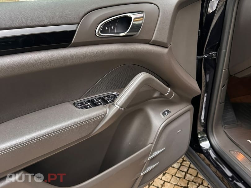 Porsche Cayenne S E-Hybrid Platinum Edition