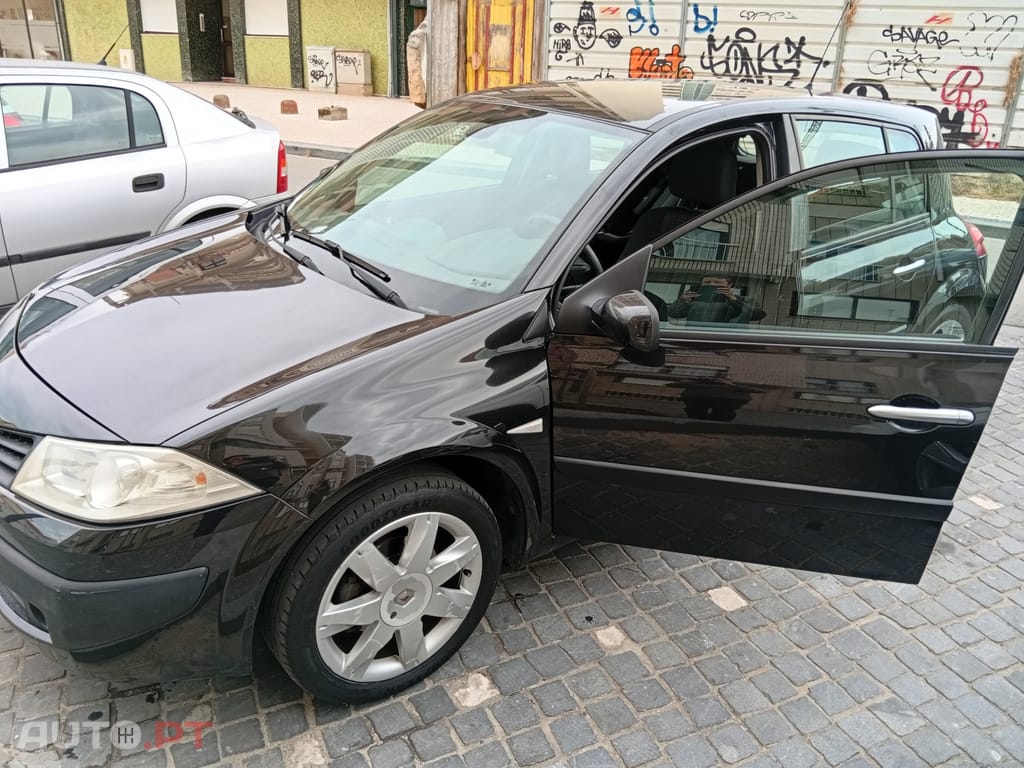 Renault Mégane Renault Mégane II Dynamique S 1.5 dCi 105 CV – 2007 – 268.850 km