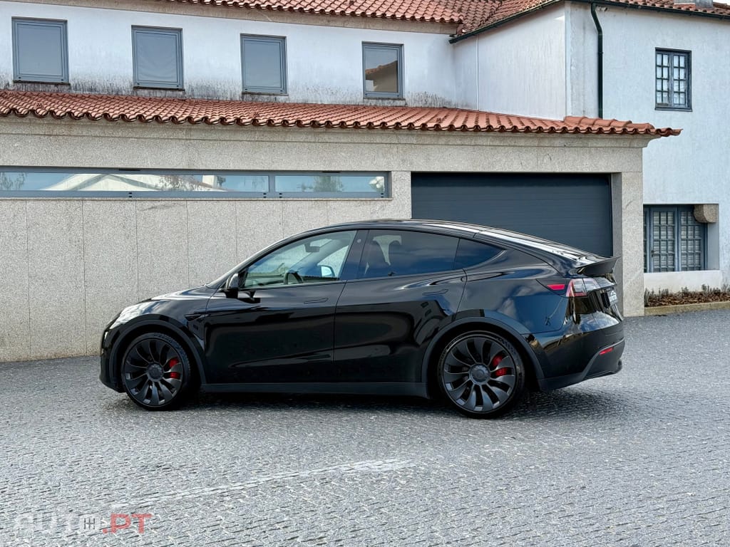 Tesla Model Y Performance Dual Motor AWD