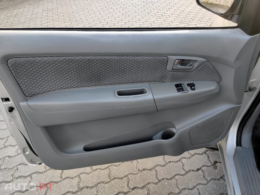 Toyota Hilux 2.5 D-4D 2WD CS CM