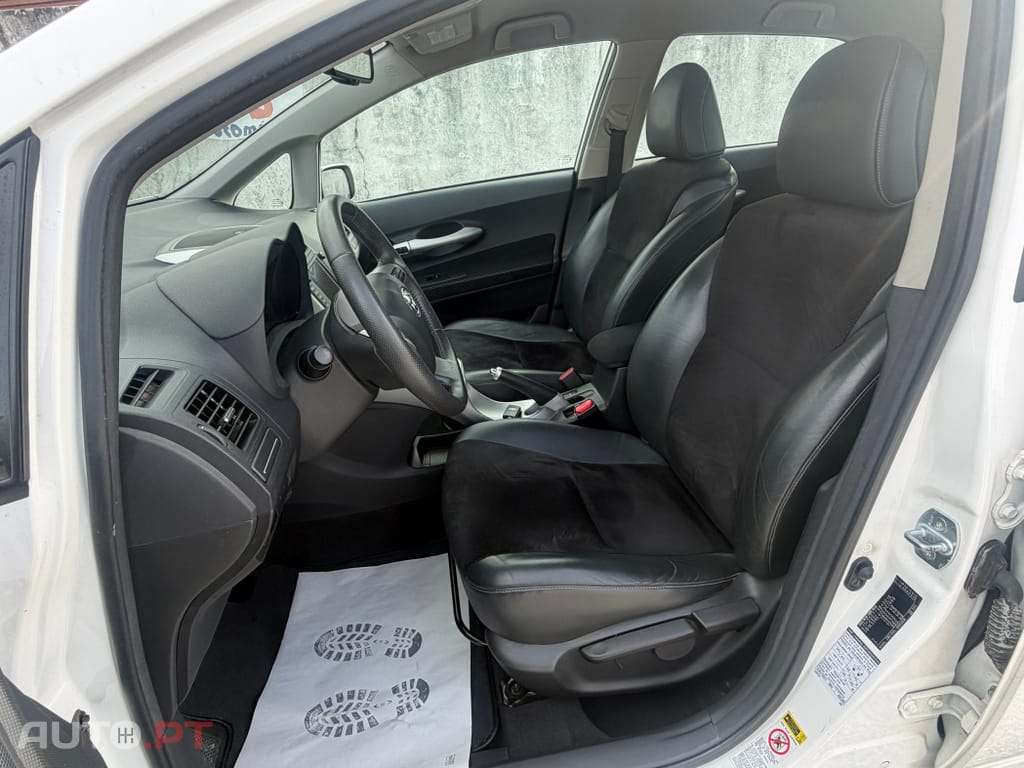 Toyota Auris 1.8 HSD Comfort +P.Sport+Navi