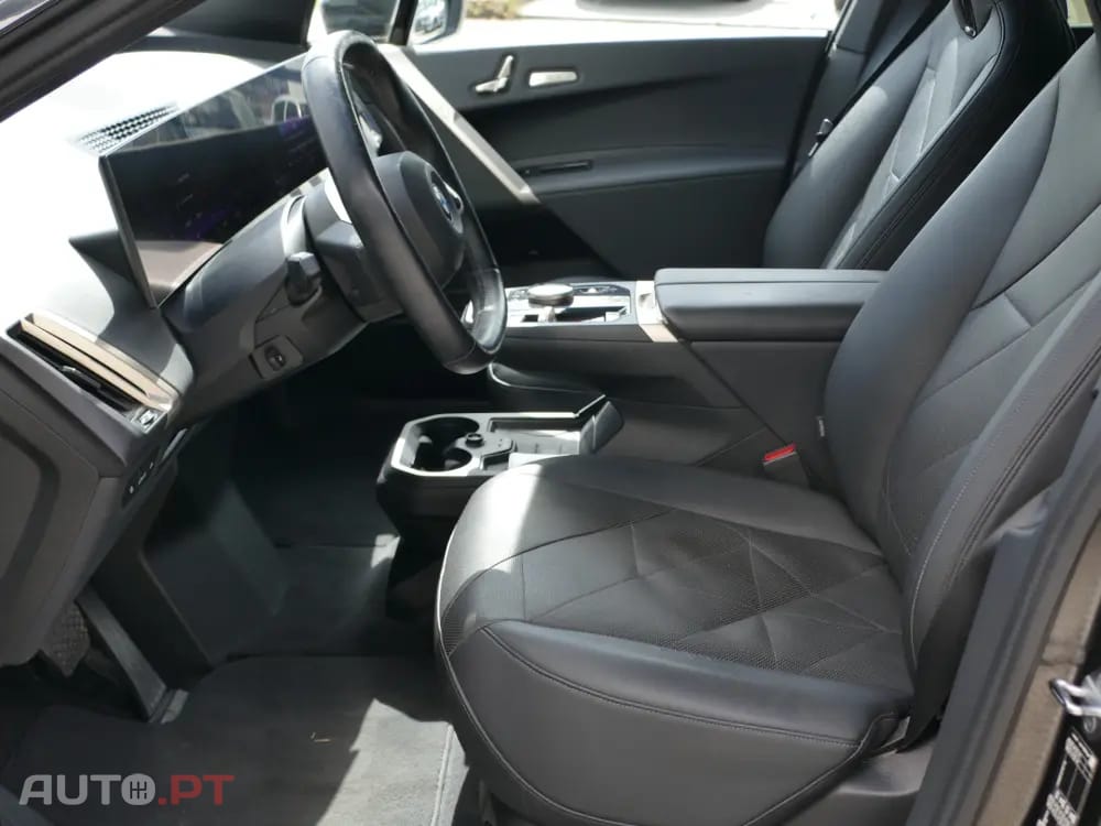 BMW iX xDrive 40 Pack Desportivo