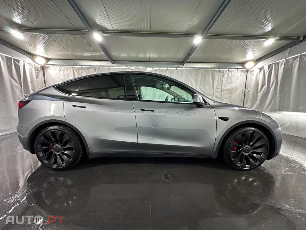 Tesla Model Y Performance Dual Motor AWD