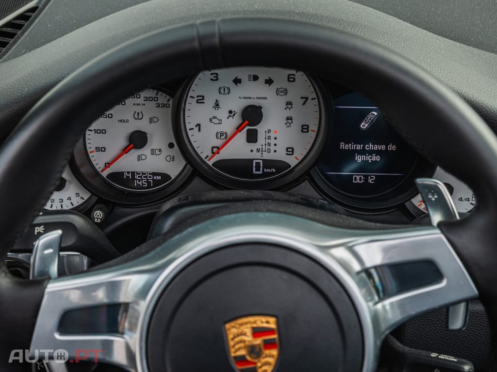 Porsche 911 Carrera 4 Cabriolet PDK Black Edition