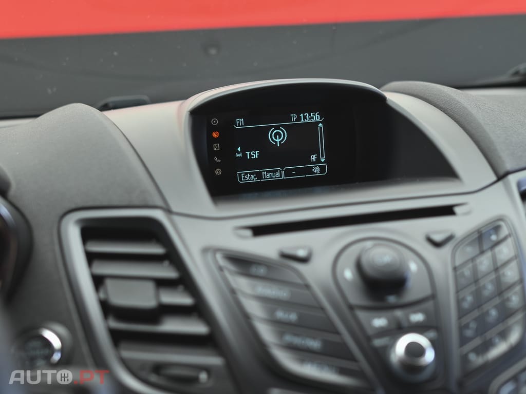 Ford Fiesta 1.6 EcoBoost c/ Pack Pele Desportiva ST
