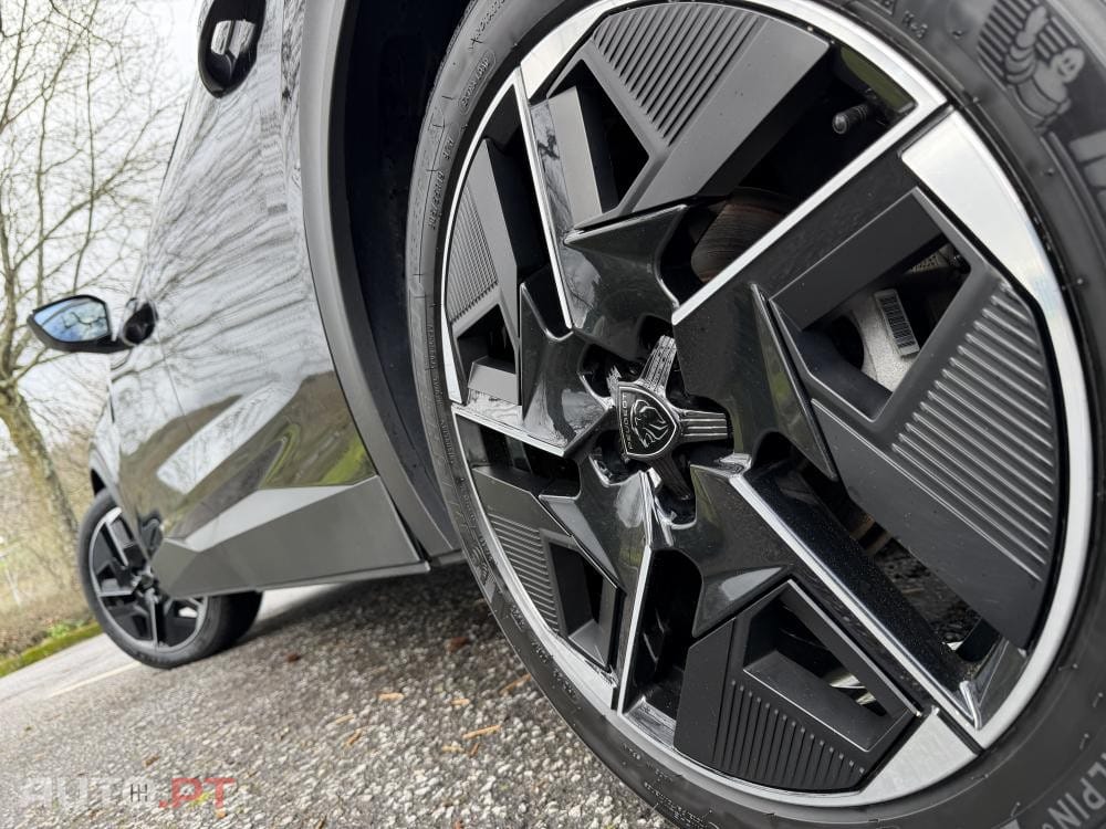 Peugeot 408 1.2 PureTech GT EAT8