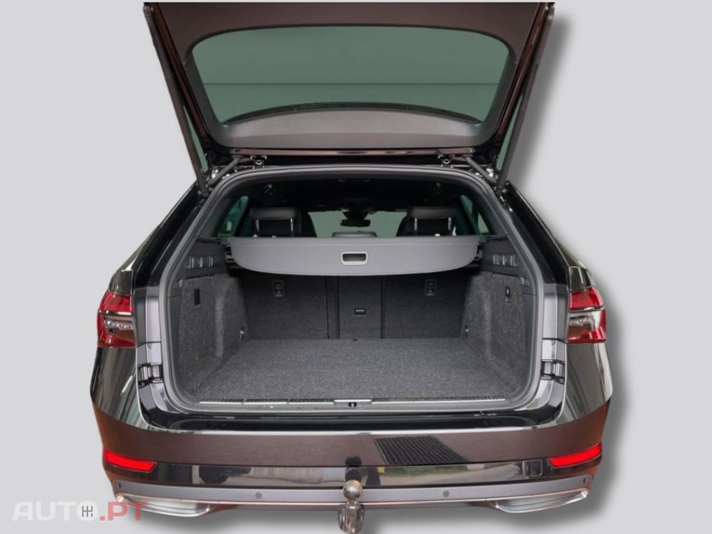 Skoda Superb Break I.V.A DEDUTIVEL 1.4 TSI Sportline iV AHK 