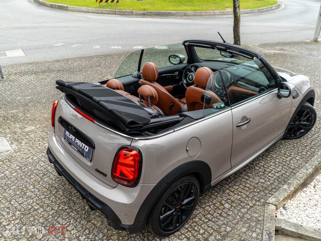 MINI Cabrio Cooper Premium Extra JCW Auto