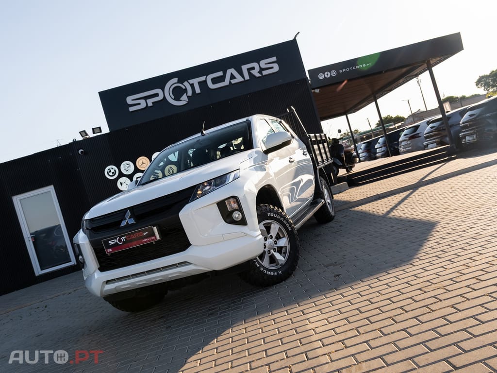 Mitsubishi L200 2.3 DI-D CD Invite 4WD