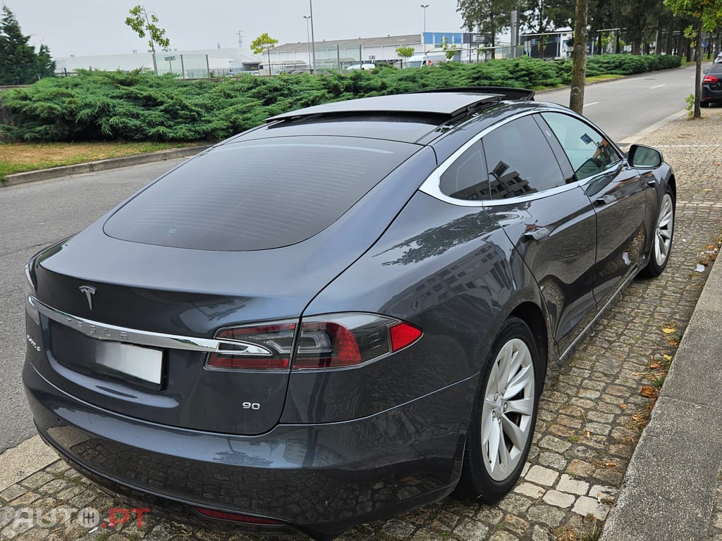 Tesla Model S 60