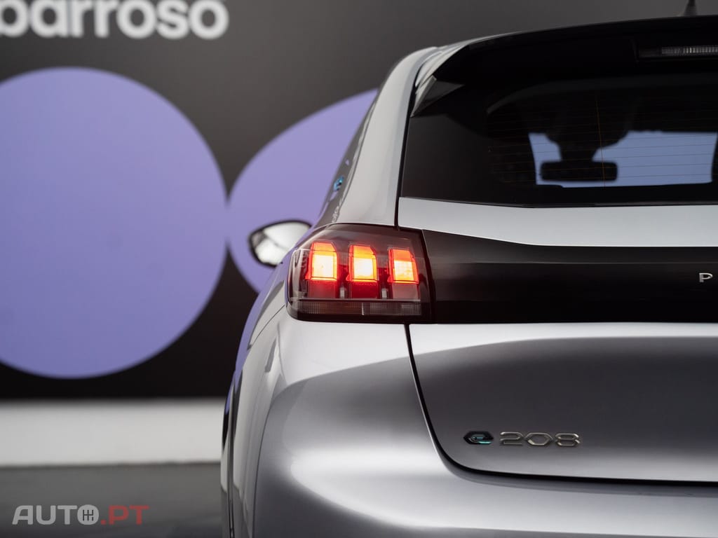 Peugeot E-208 50 kWh Active Pack