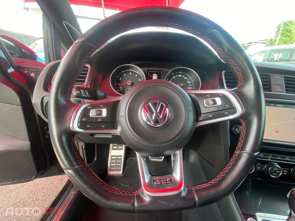 Volkswagen Golf 2.0 TSi GTi DSG Performance