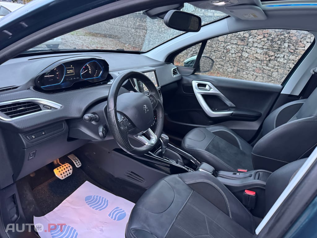 Peugeot 2008 1.2 PureTech Crossway EAT6