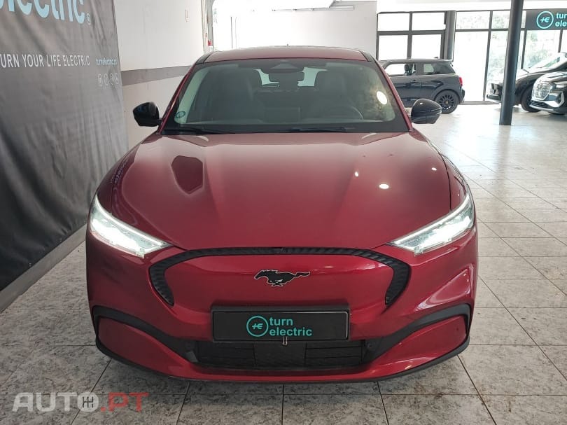 Ford Mustang Mach-E 75.7 kWh Base