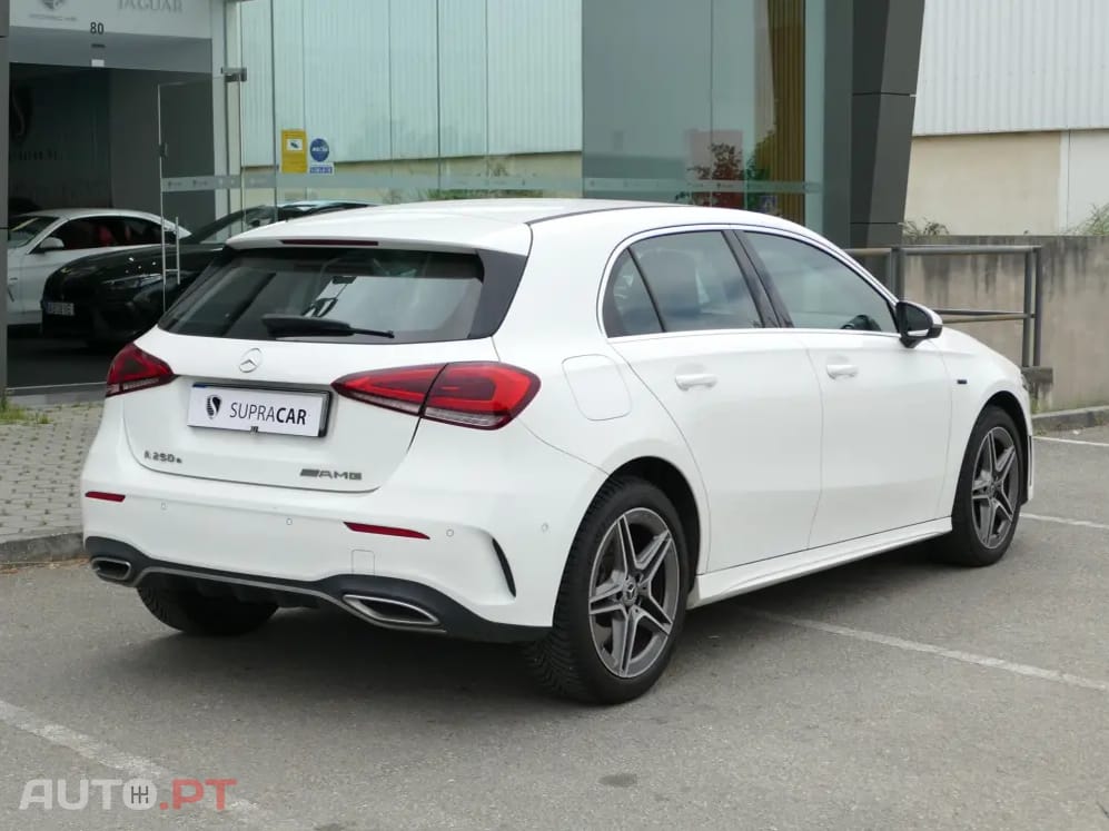 Mercedes-Benz A 250 e AMG Line