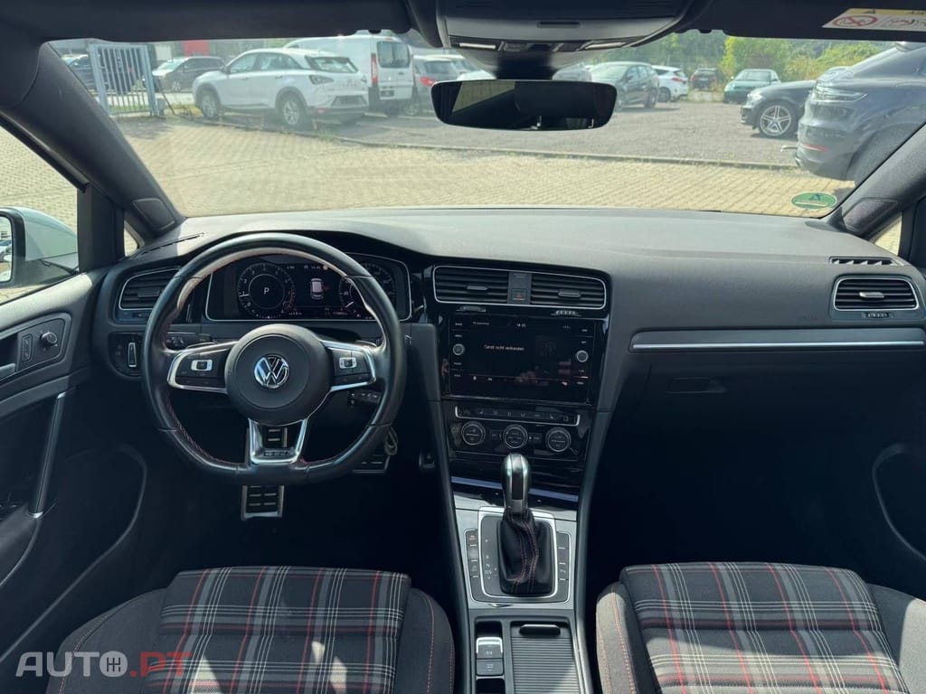 Volkswagen Golf 2.0 TSI GTI