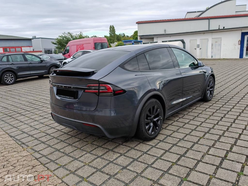 Tesla Model X Long Range