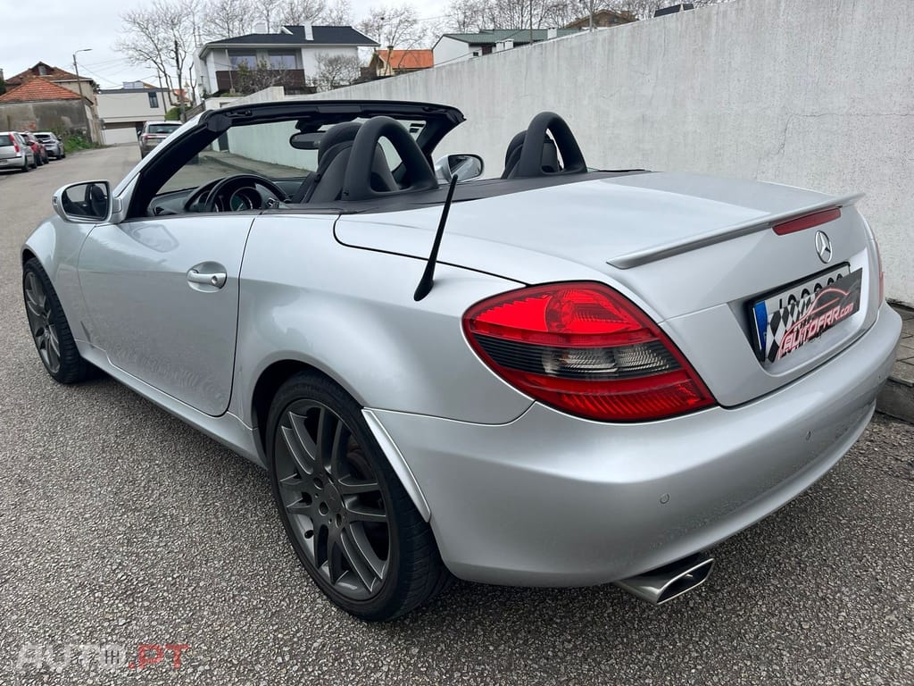 Mercedes-Benz SLK 200 Outro