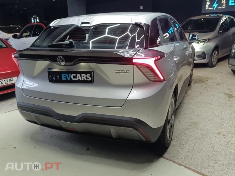 MG MG4 4 Luxury 64 kWh
