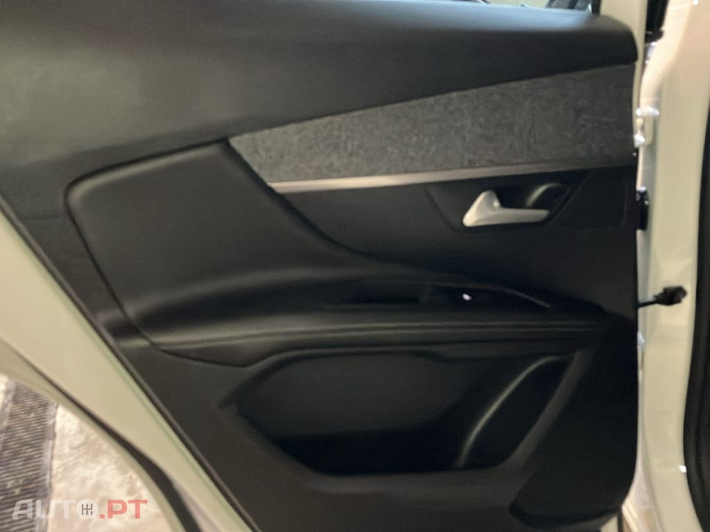 Peugeot 3008 1.5 BlueHDi Allure EAT8