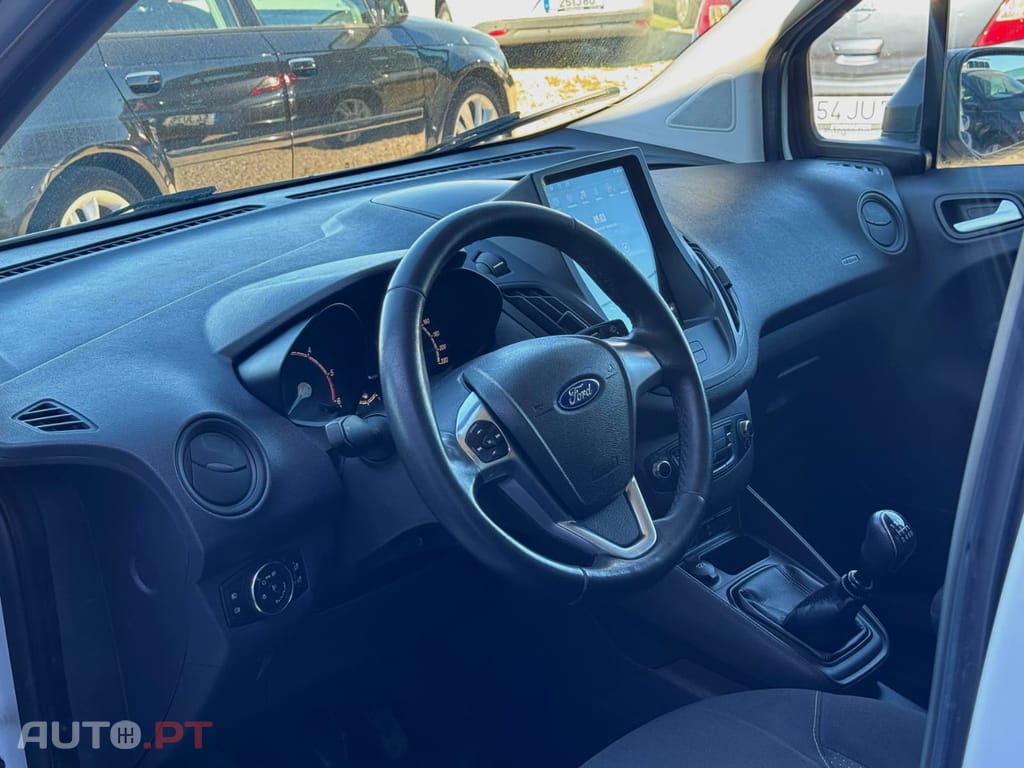 Ford Transit Courier 1.5 TDCi Trend- IVA Incluído
