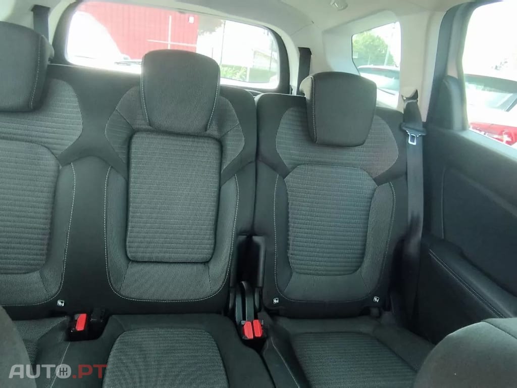 Renault Grand Scénic BLUE dCi 120 BLACK EDITION