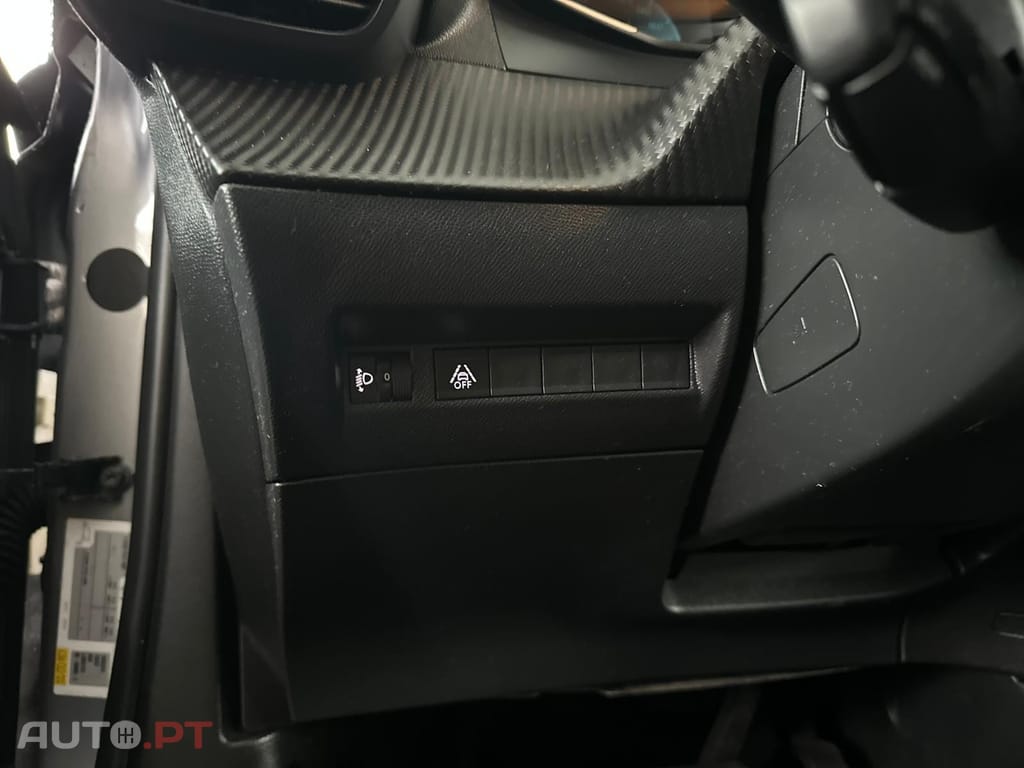 Peugeot E-2008 50 kWh Active Pack