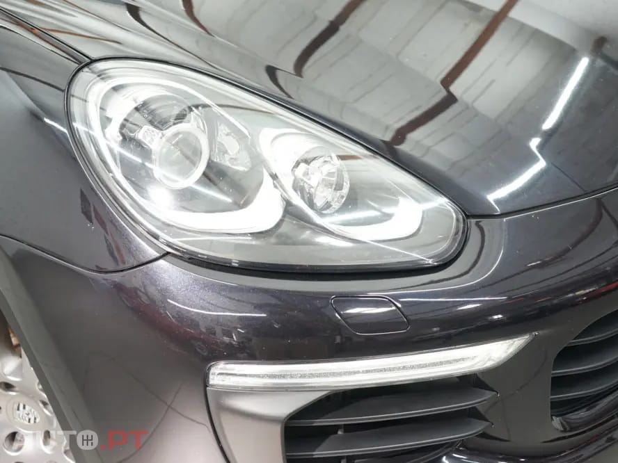 Porsche Cayenne 3.0 V6