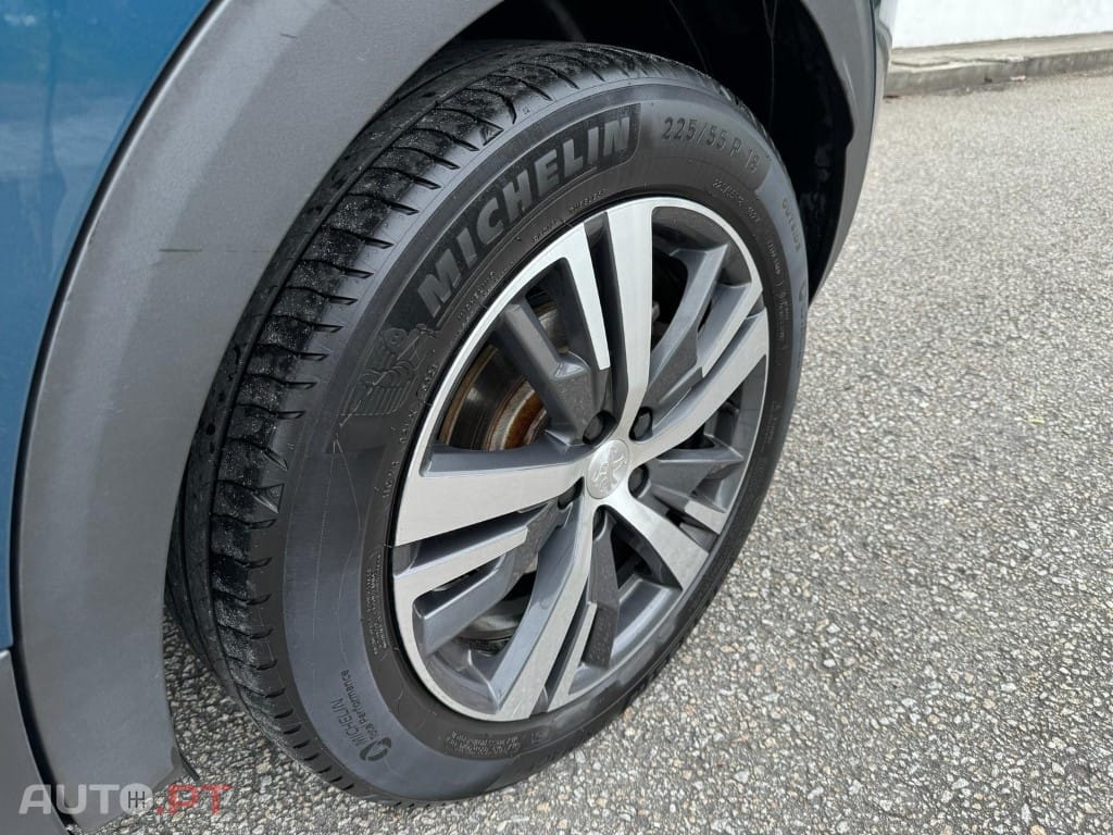 Peugeot 3008 1.6 Hybrid Allure Pack e-EAT8