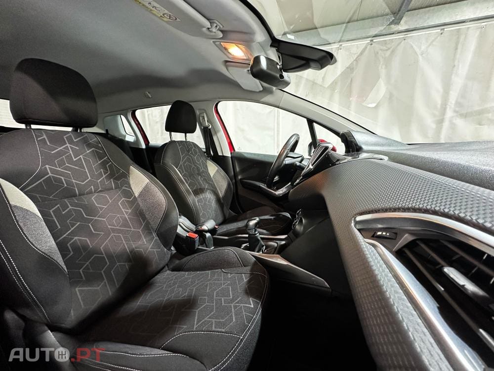 Peugeot 2008 1.2 PureTech Allure