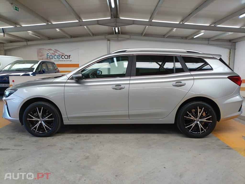 MG MG5 5 Standard Luxury
