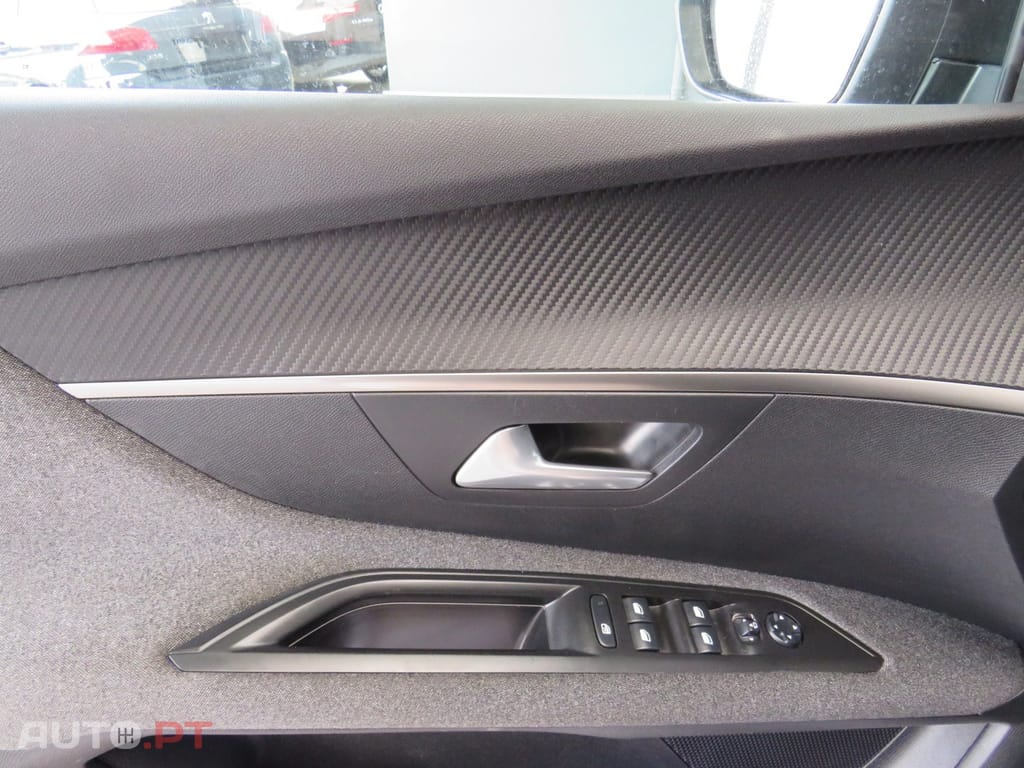 Peugeot 3008 1.5 BlueHDi Active