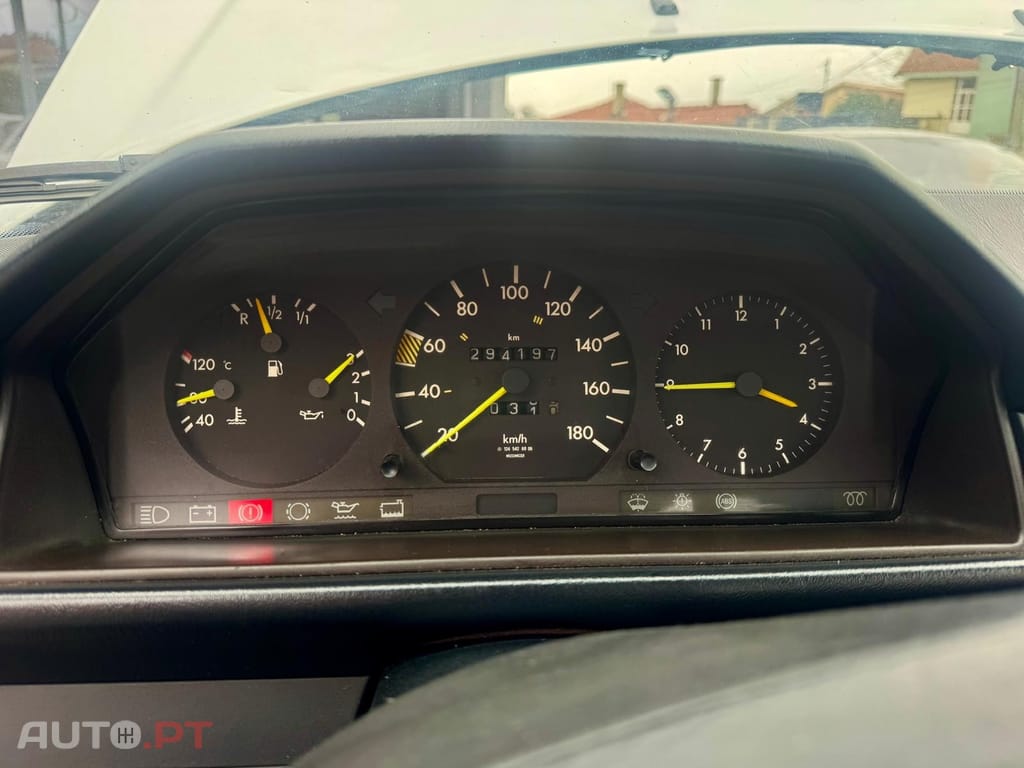 Mercedes-Benz E 200 D