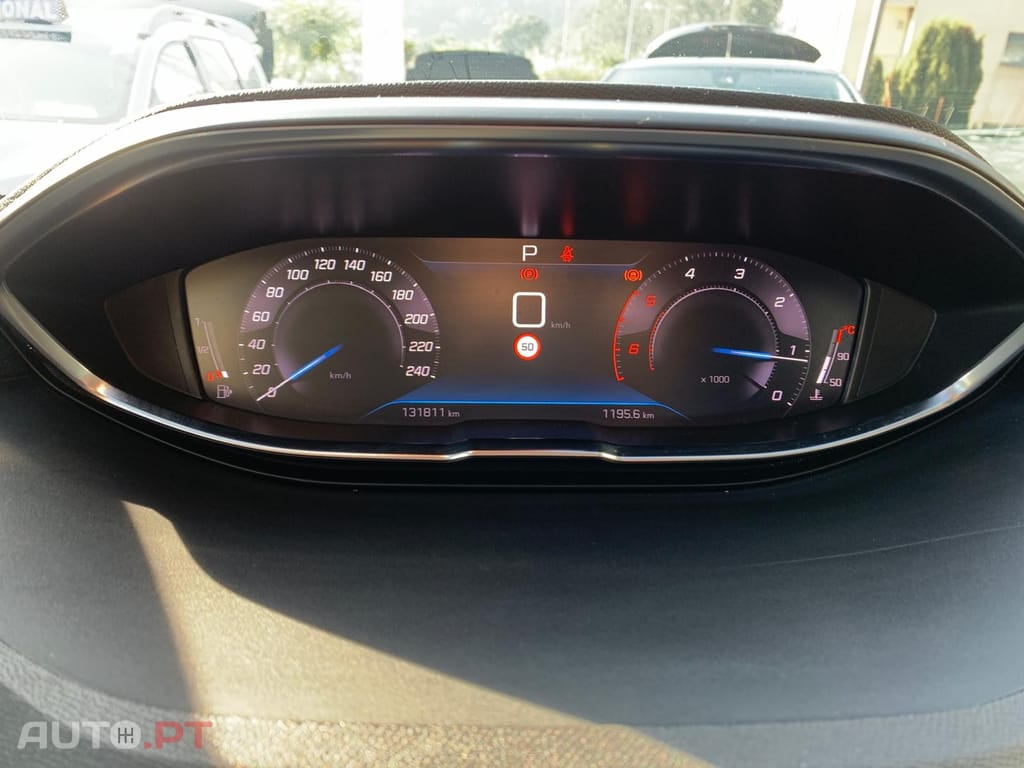 Peugeot 3008 1.5 BlueHDi Allure EAT8