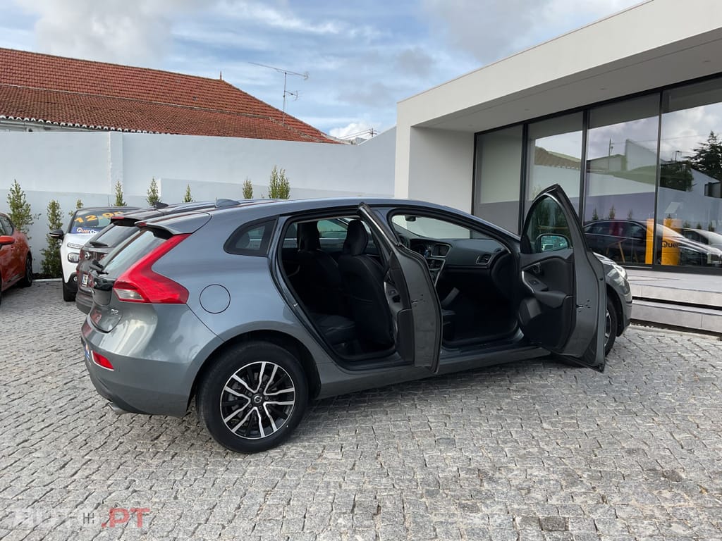 Volvo V40 2.0 D2 Momentum Geartronic