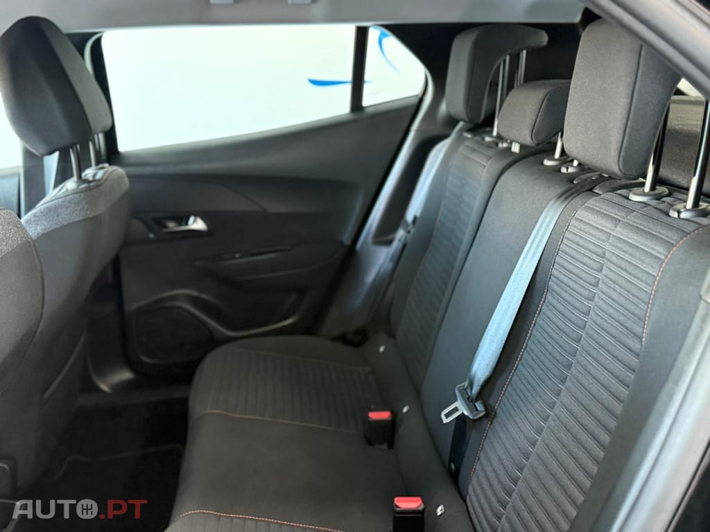 Peugeot 2008 1.2 PureTech Active Pack EAT8
