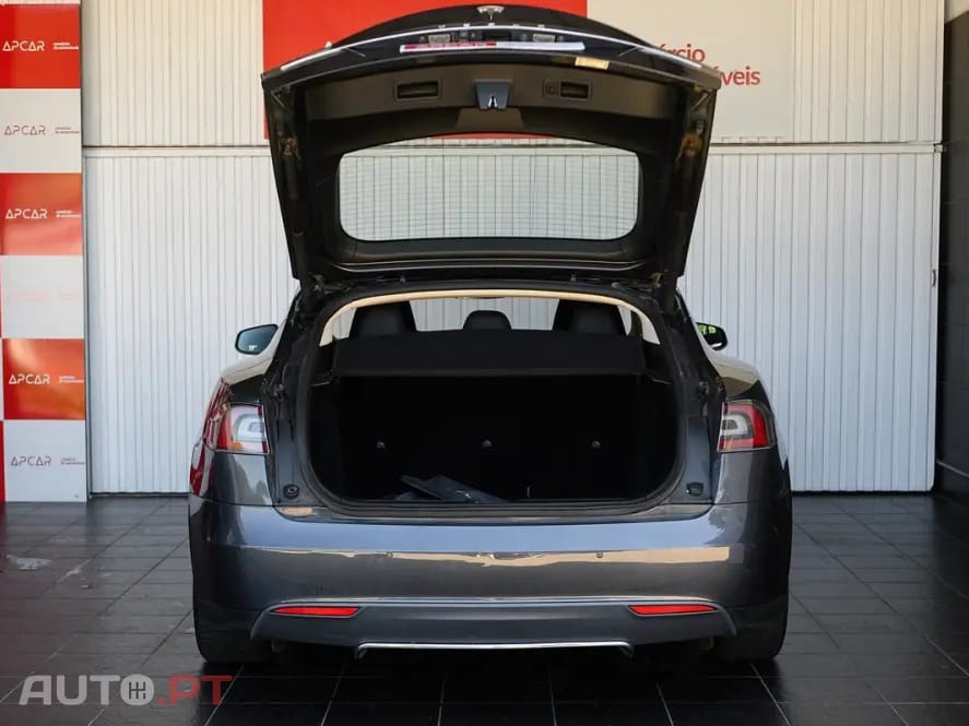 Tesla Model S Dual Motor AWD
