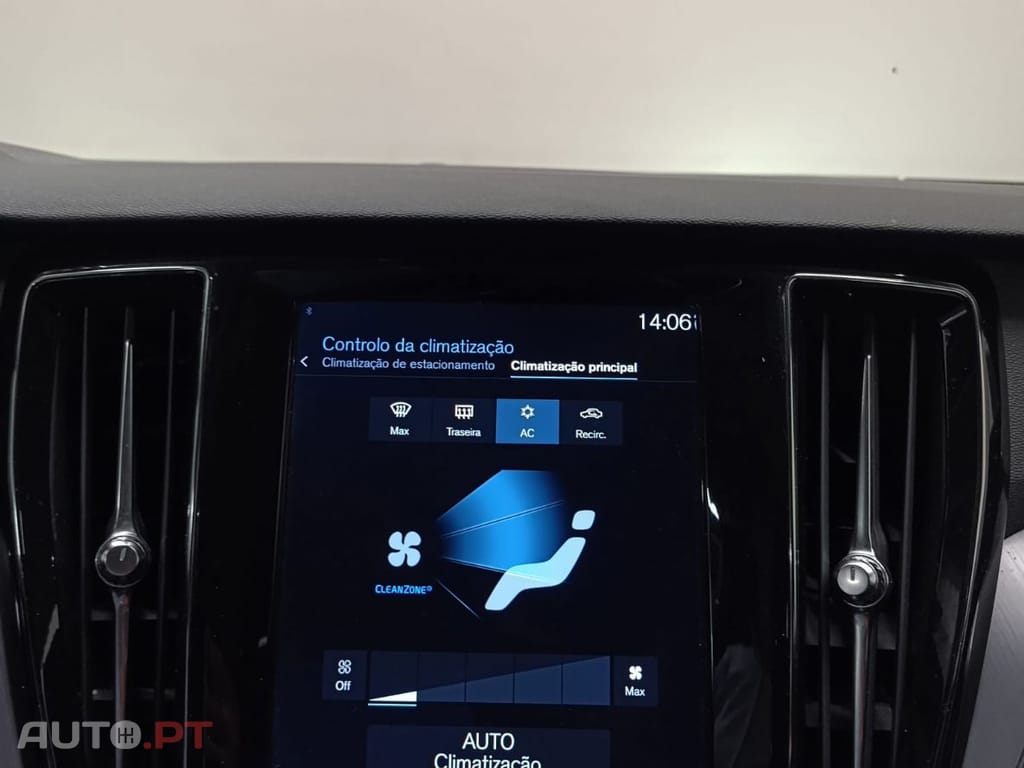 Volvo V60 2.0 T6 AWD TE Inscription Expression Plug-in 350cv — fotografia 18