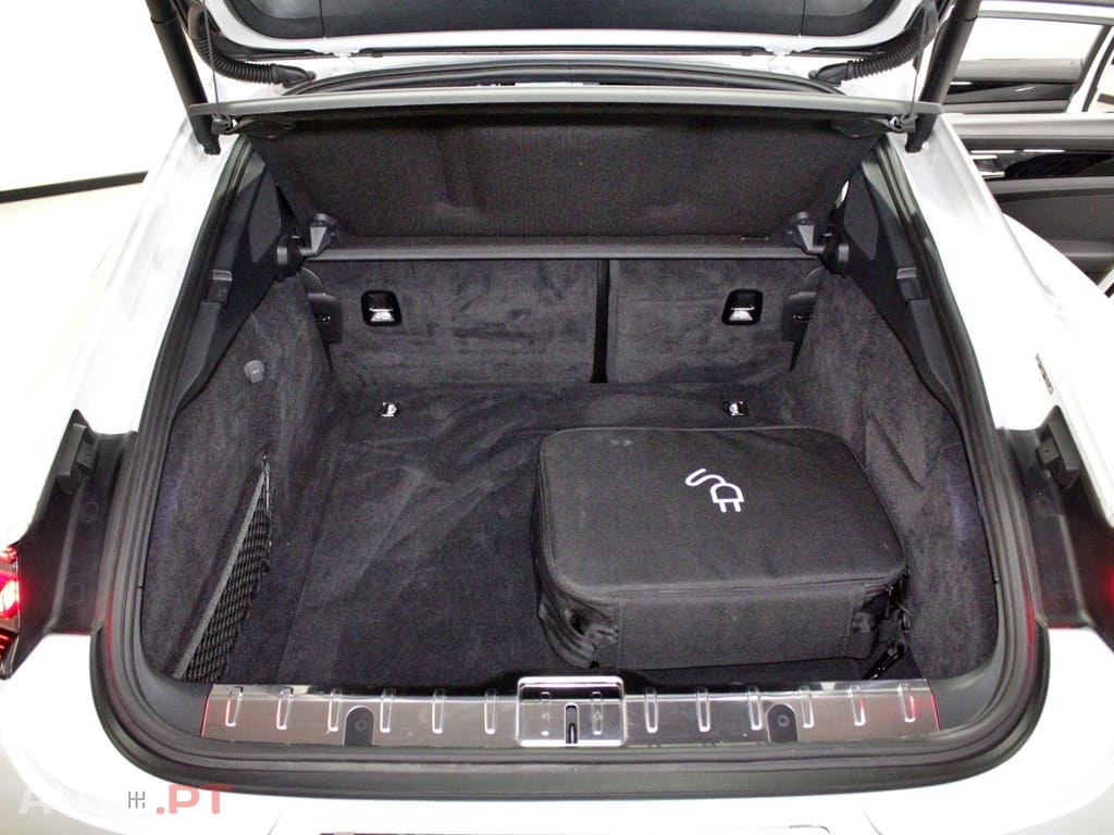 Porsche Panamera 4 E-Hybrid