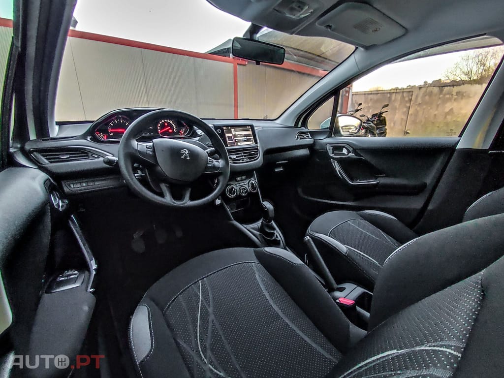Peugeot 208 VTI ACTIVE