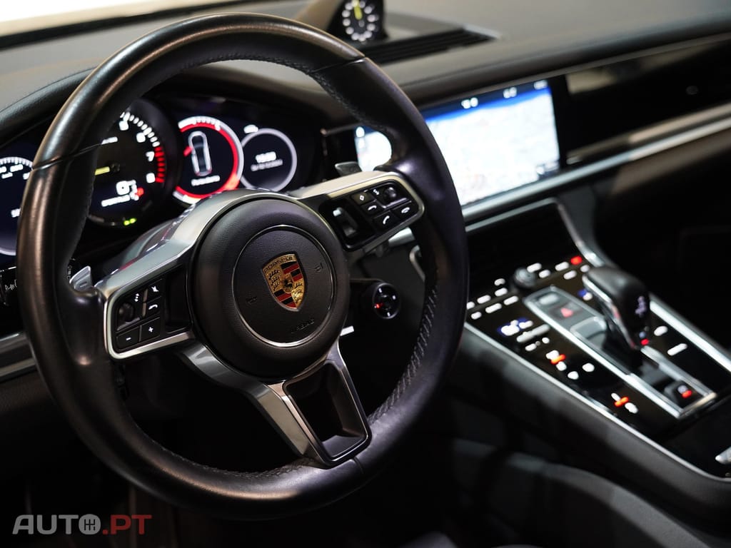 Porsche Panamera 4 E-Hybrid