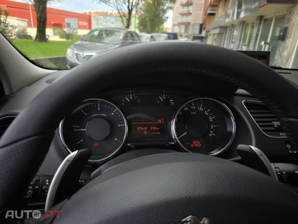 Peugeot 3008 1.6 e-HDi Executive CMP6