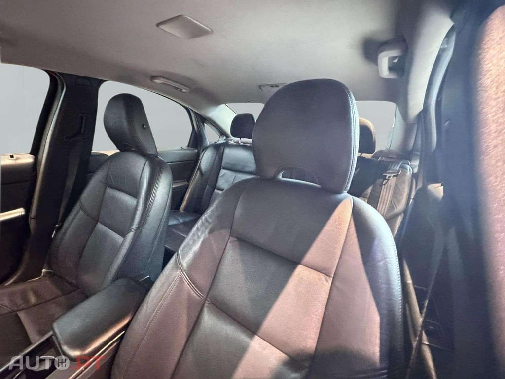 Volvo S40 1.6D R DESIGN 