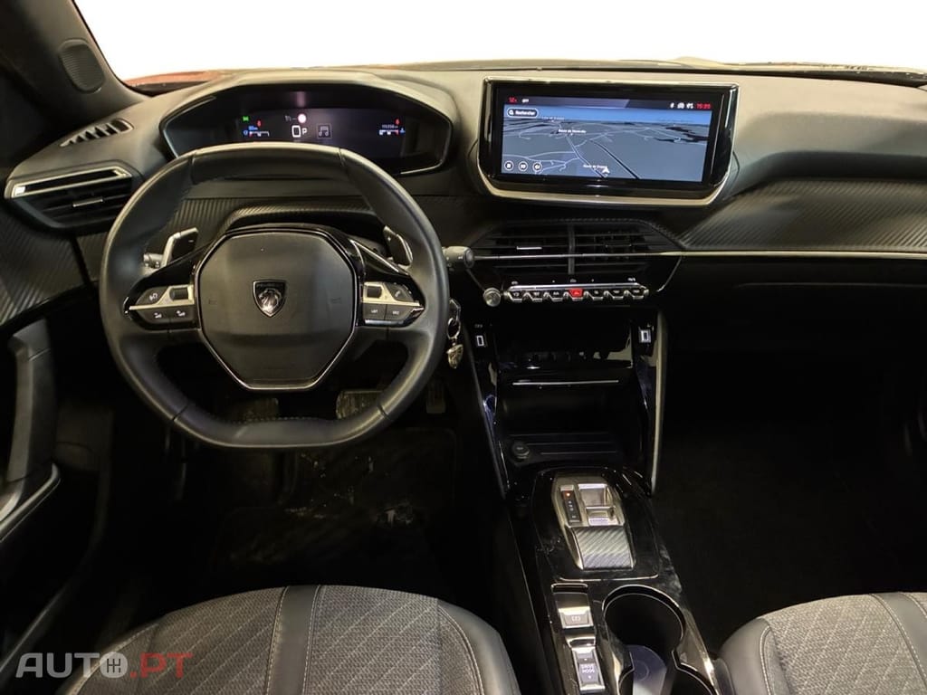 Peugeot 2008 1.2 PureTech Allure EAT8
