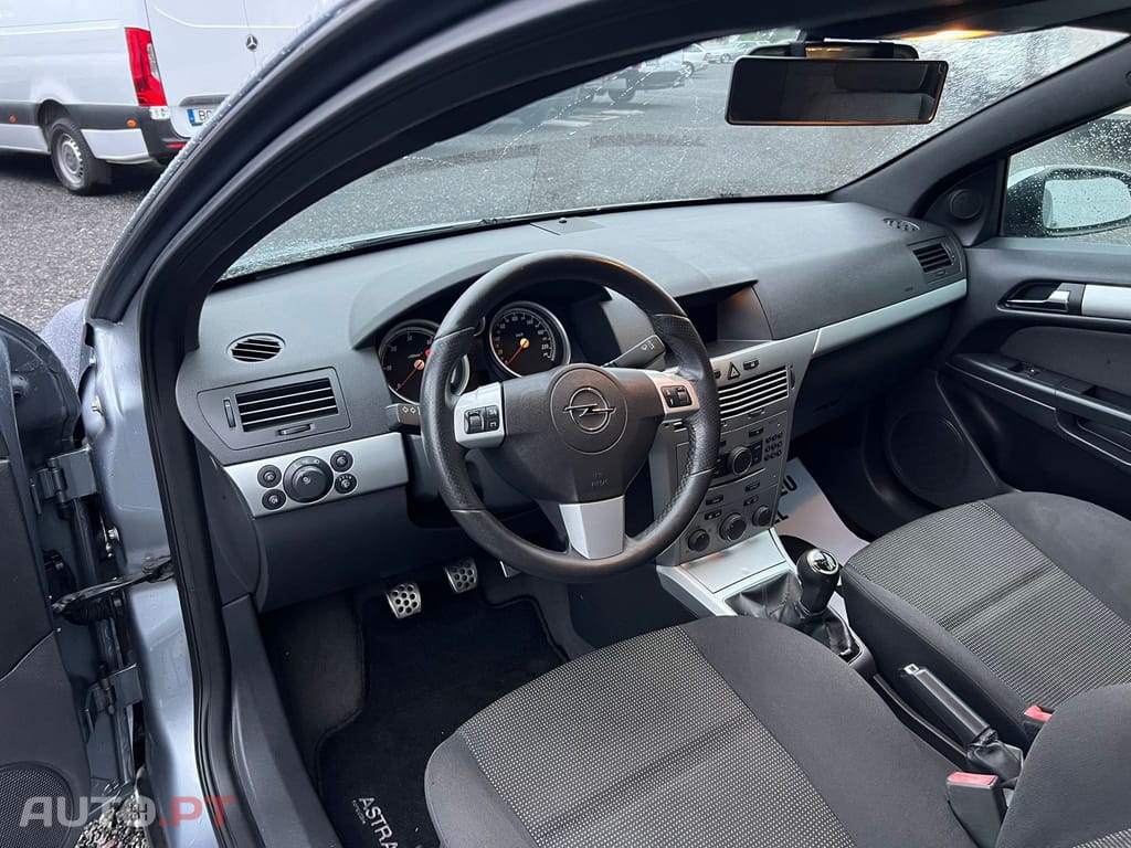 Opel Astra GTC 1.3 CDTi