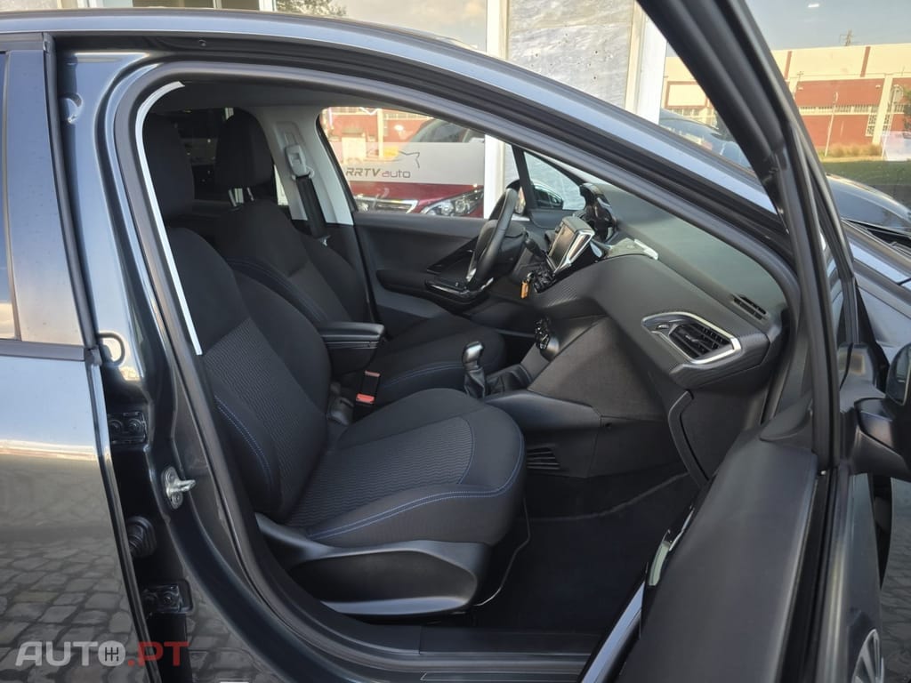 Peugeot 208 1.2 PureTech Style