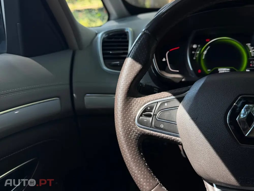 Renault Espace 1.6 dCi Initiale Paris EDC